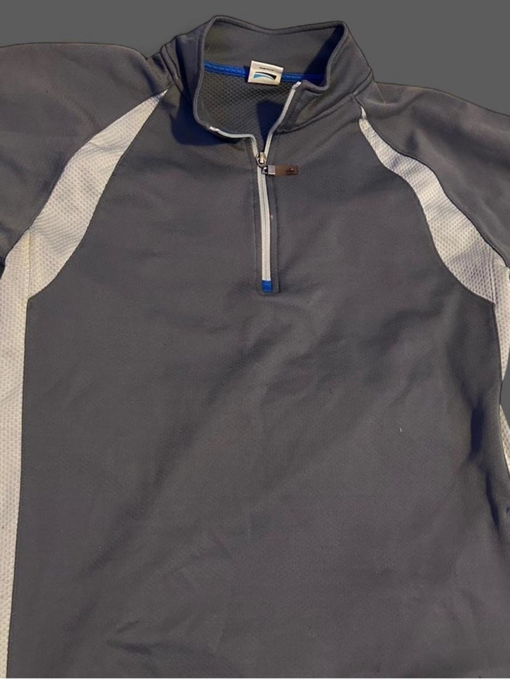 ALO Yoga Gray CoolFit Quarter-Zip Pullover with Blue Trim